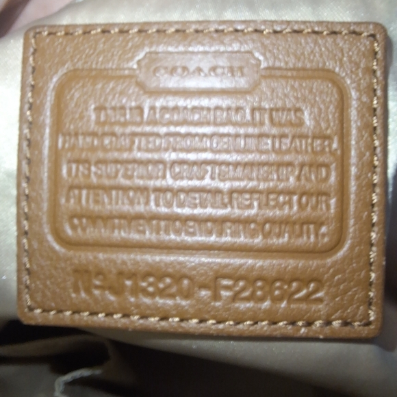 Coach Bag , Beautiful ! - Picture 9 of 17